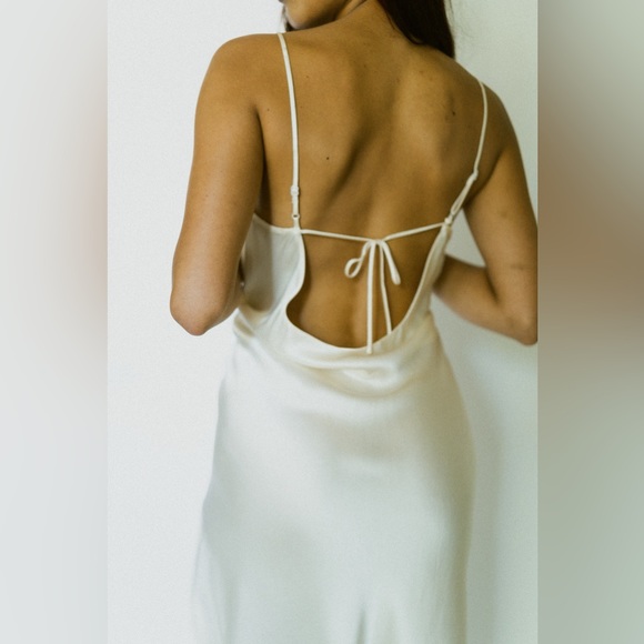 Coquette Vintage Victoria’s secret 100% silk slip dress in ivory - Picture 3 of 3